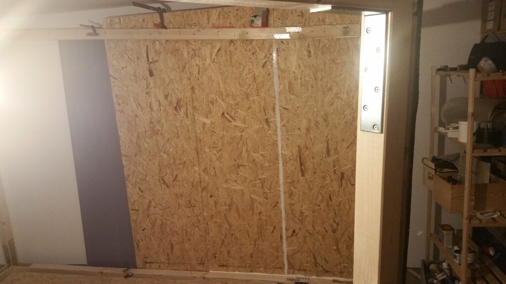 Verkleidung dranmachen